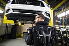 Ford оснастил рабочих конвейера экзоскелетами